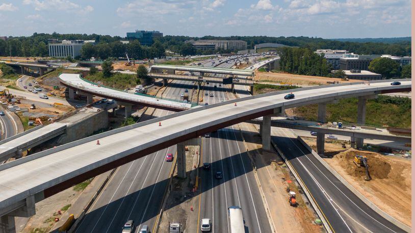 The Georgia Department of Transportation had planned to reduce the top end of the Perimeter from five lanes in each direction to three beginning this weekend. But the reduction in lanes has been postponed. (Hyosub Shin / Hyosub.Shin@ajc.com)