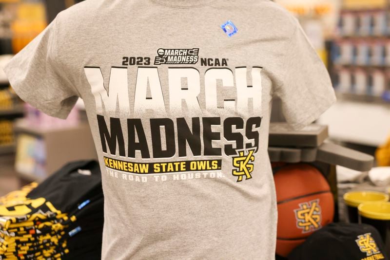 T-shirts are available for purchase at the KSU bookstore. Jason Getz / Jason.Getz@ajc.com)
