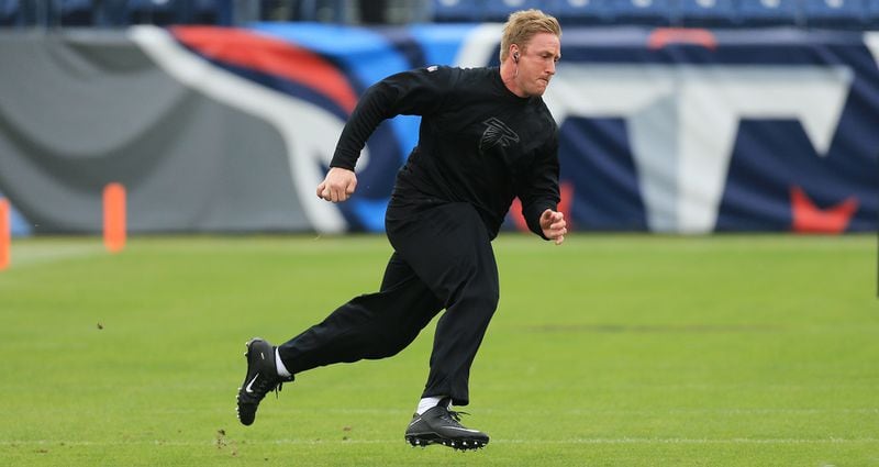 102515 NASHVILLE: -- Falcons defensive end Kroy Biermann runs sprints as he prepares to play the Titans in a football game on Sunday, Oct. 25, 2015, in Nashville. Curtis Compton / ccompton@ajc.com