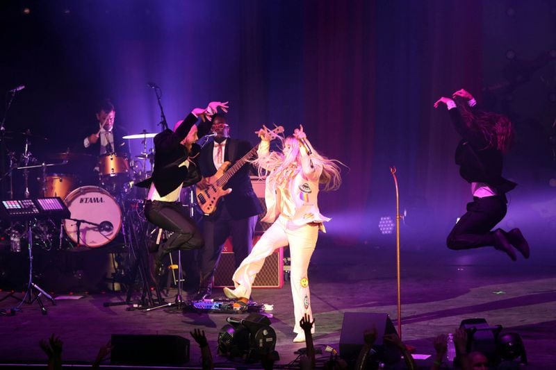  Kesha and her band had a blast onstage. Photo: Robb Cohen Photography & Video /RobbsPhotos.com