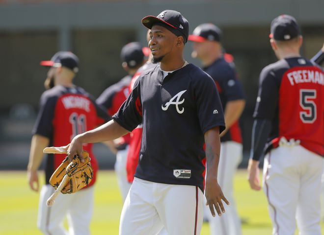 Photos: Braves get in some practice before the playoffs