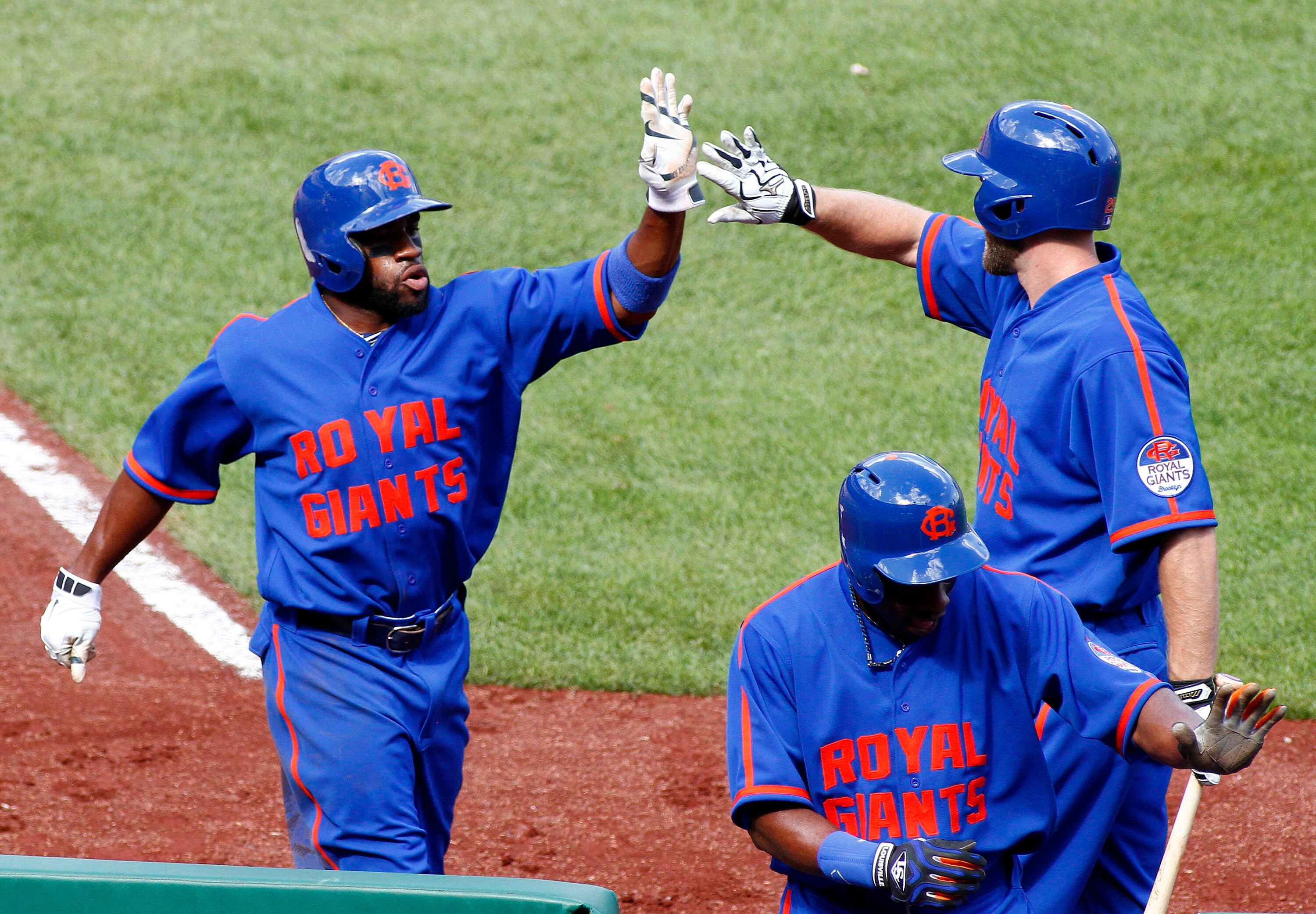 Mets pay tribute to Brooklyn Royal Giants with flashy threads
