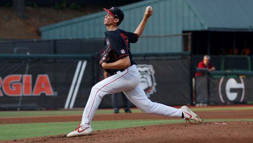 Georgia pitcher Emerson Hancock (17) takes the mound for the Bulldogs. The Georgia Bulldogs take on the Florida State Seminoles in the NCAA playoffs on June 1, 2019 in Athens, Georgia. (Daniela Rico/The Red & Black)