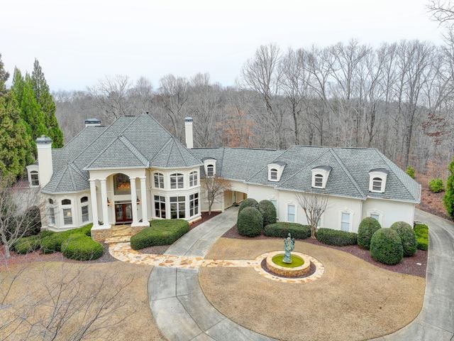 This Dawsonville mansion is one of the most luxurious offerings on the Georgia market