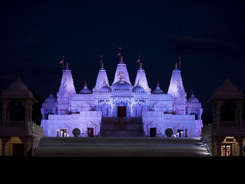 BAPS Shri Swaminarayan Mandir in Lilburn recently glowed blue to show solidarity with all those affected by the coronavirus pandemic.