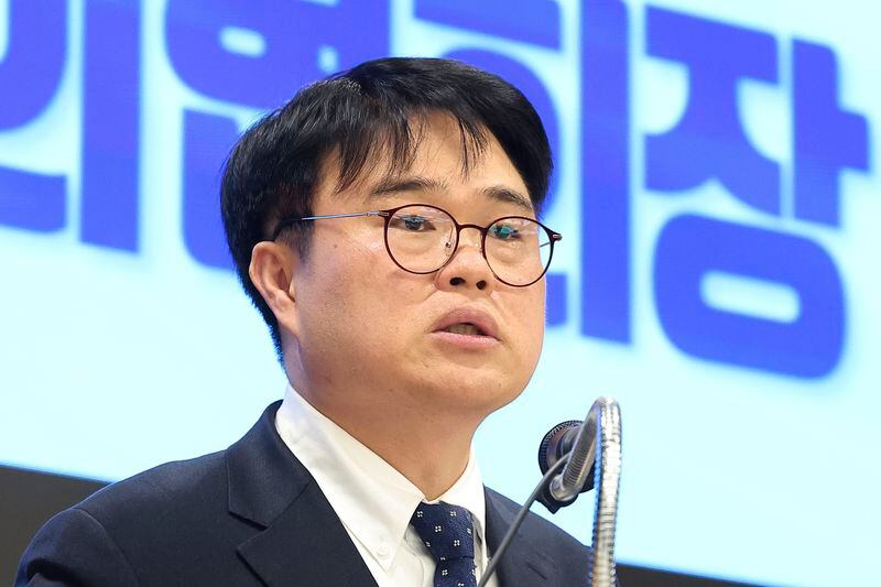 Lim Hyun-taek, incoming head of the Korean Medical Association (KMA), speaks during a press conference at the KMA building in Seoul, South Korea, on March 29, 2024. South Korean police said Friday, April 26, they searched the office of the hard-line incoming leader of an association of doctors and confiscated his mobile phone as he faces accusations that he incited the protracted walkouts by thousands of medical interns and residents. (Kim Sung-min/Yonhap via AP)