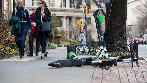 A bill that passed the Senate Transportation Committee Tuesday would let local governments decide rules for e-scooters. (ALYSSA POINTER/ALYSSA.POINTER@AJC.COM)