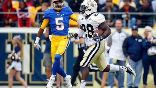 J.J. Green of the Georgia Tech Yellow Jackets returns a kick 96 yards for a touchdown during the game against the Pittsburgh Panthers on October 8, 2016 at Heinz Field in Pittsburgh, Pennsylvania. (Photo by Justin K. Aller/Getty Images)