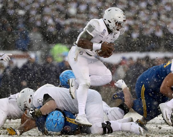 Photos: Army and Navy battle in the snow
