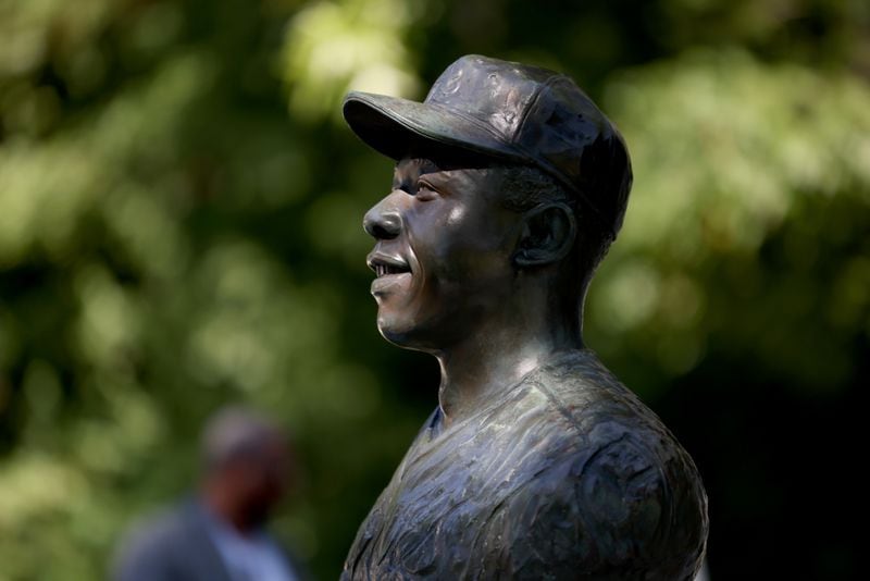 080422 Atlanta, Ga.: The bust in honor of Hank Aaron is shown at the Adams Park baseball complex, Thursday, August 4, 2022, in Atlanta. (Jason Getz / Jason.Getz@ajc.com)