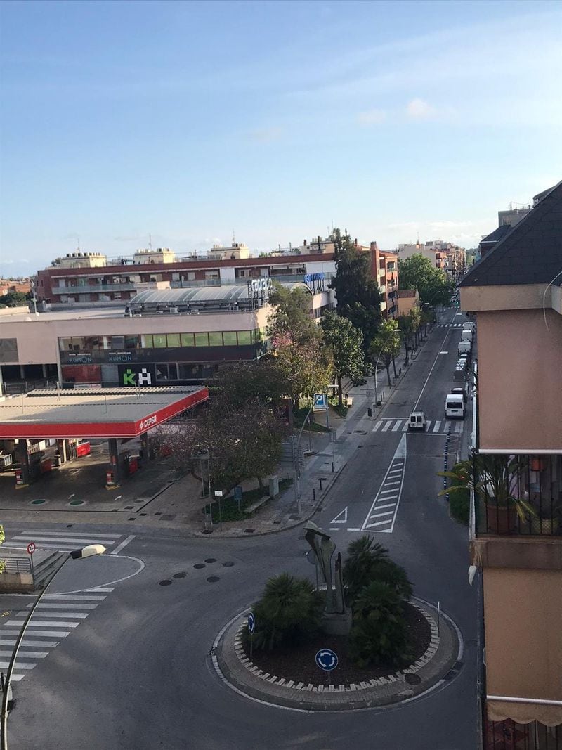 Nunnally’s view from his grandmother’s apartment in Barcelona. The streets are essentially bare. (Photo: Courtesy)