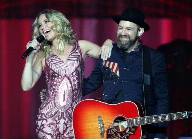Concert photos: Sugarland comes home with first Atlanta show in five years