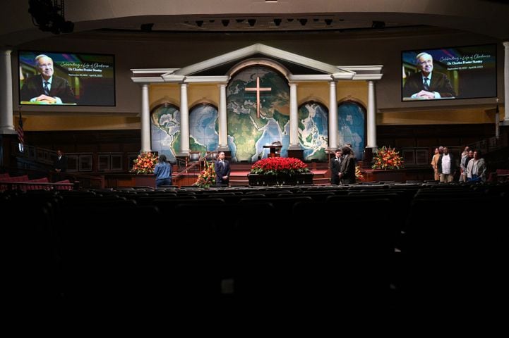 People pay tribute to Charles Stanley