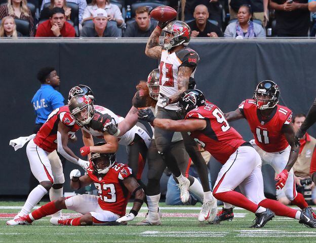Photos: Falcons hold off Buccaneers for much-needed win