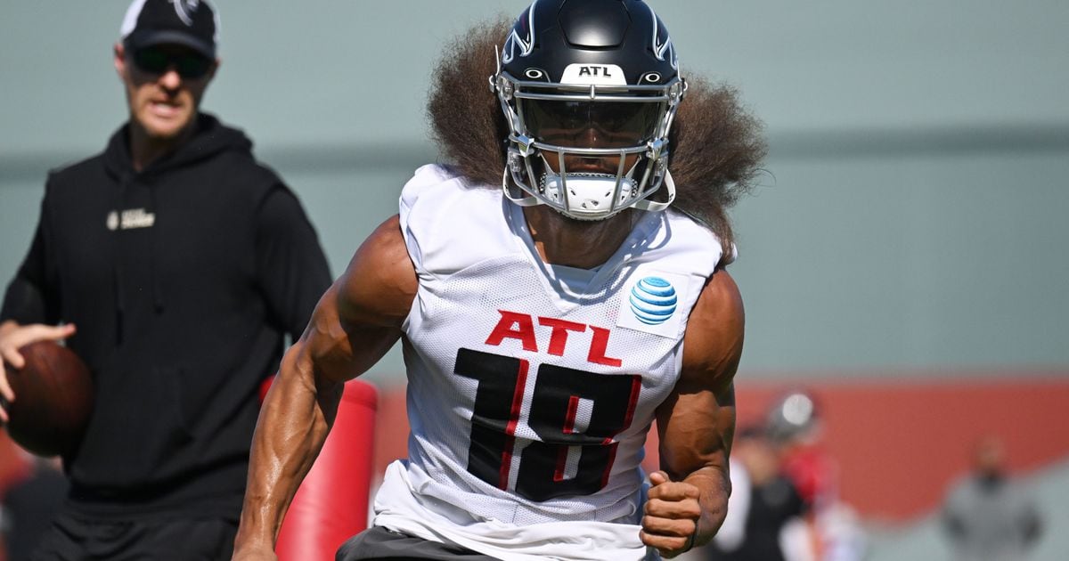 Falcons receiver Mack Hollins has better things to do than use eating utensils