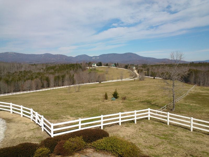 The Red Horse Inn in the Upstate region of South Carolina has secluded cottages for couples with views of the mountains and rolling pastures.
Courtesy of Blake Guthrie