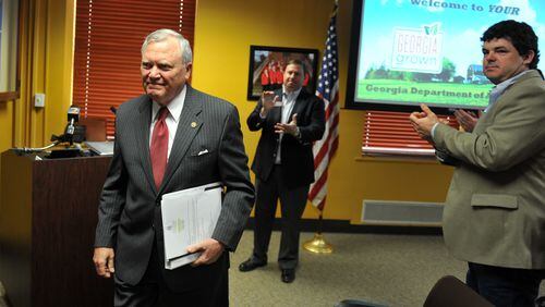 Gov. Nathan Deal , speaking at a rural caucus meeting Wednesday, announced a plan to help rural communities keep healthcare facilities open.