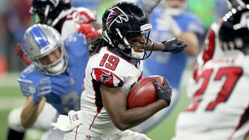 DETROIT, MI - SEPTEMBER  24: Andre Roberts #19 of the Atlanta Falcons runs the ball against the Detroit Lions during first quarter action at Ford Field on September 24, 2017 in Detroit, Michigan. (Photo by Leon Halip/Getty Images)
