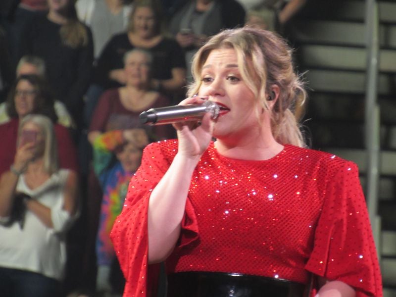 Kelly Clarkson at Infinite Energy Center March 28, 2019.