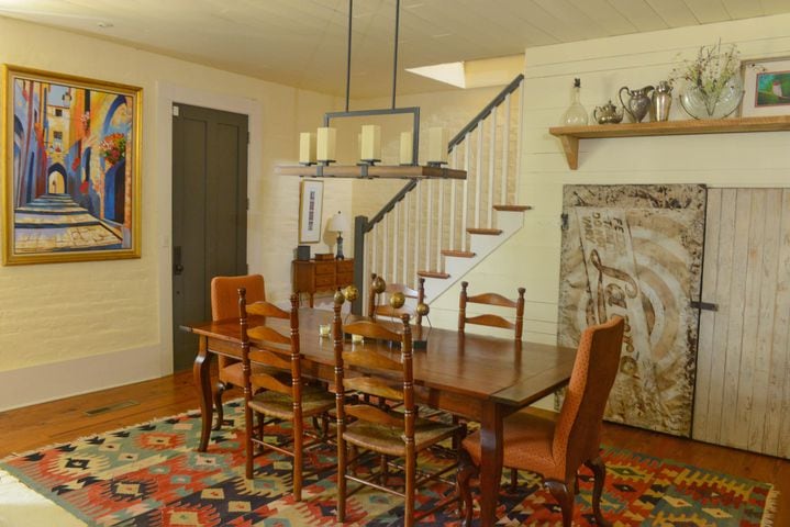 Roswell home shows off its age and improvements on tour
