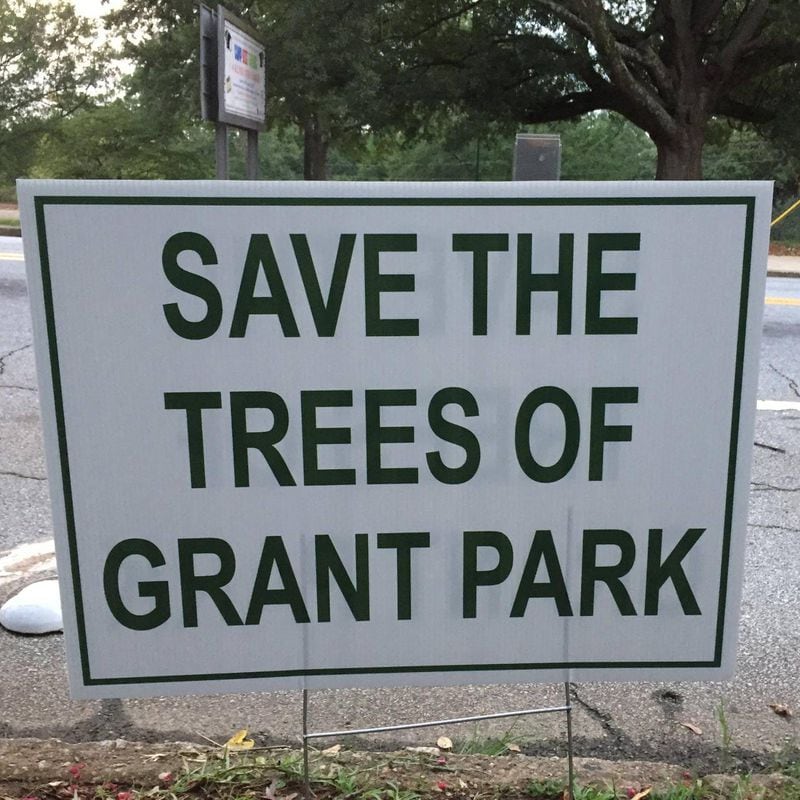 A Grant Park couple has distributed signs to bring attention to the issue.