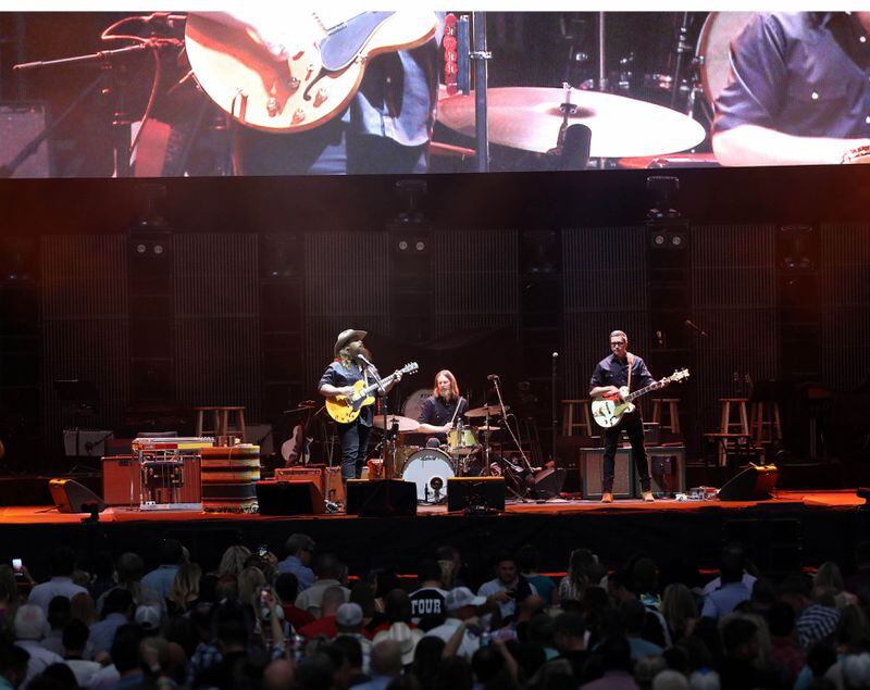 Chris Stapleton's musical chops were on full display during his Mercedes-Benz Stadium set on March 30, 2019.