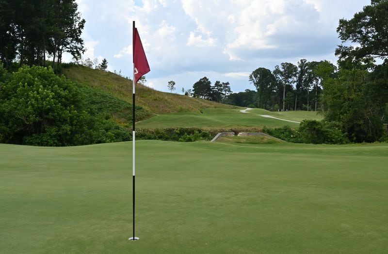 View of the 7th green on the Azalea course at Bobby Jones Course in Atlanta. (Hyosub Shin / Hyosub.Shin@ajc.com)