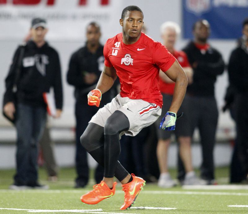 Ohio State linebacker Darron Lee runs a drill during NFL Pro Day at Ohio State University in Columbus, Ohio, Friday, March 11, 2016 (AP Photo/Paul Vernon)