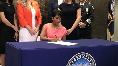 Mayor Keisha Lance Bottoms on Sept. 6 signed an executive order directing that all remaining U.S. Immigration and Customs Enforcement detainees be transferred out of the city’s jail and declaring the jail will no longer hold people for the federal agency. JEREMY REDMON/jredmon@ajc.com