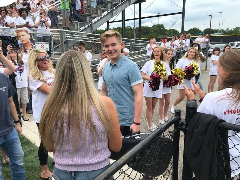  Caleb Lee Hutchinson arrives at the pep rally for him. CREDIT: Rodney Ho/rho@ajc.com