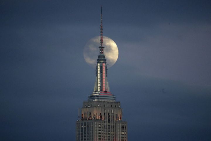 Photos: Super wolf blood moon lunar eclipse delights skygazers