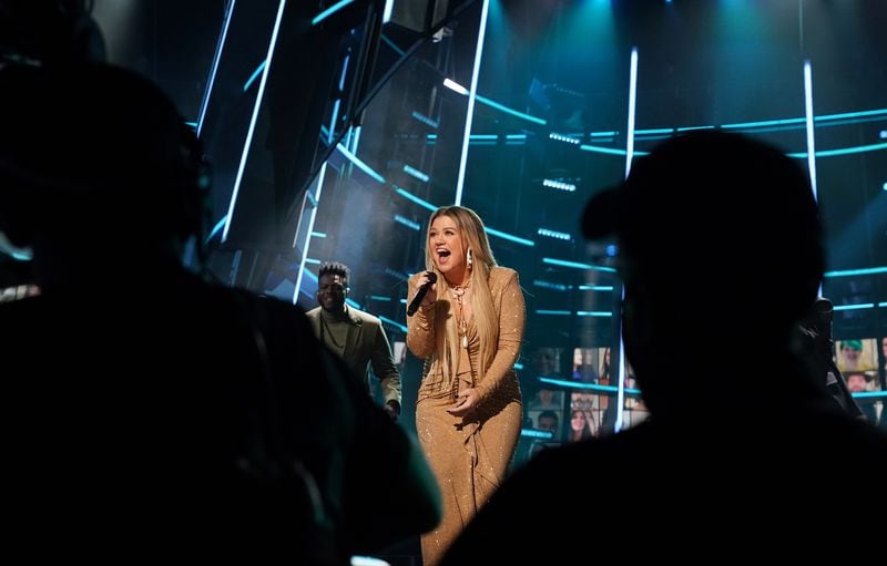 Kelly Clarkson performs during the Billboard Music Awards held at the Dolby Theater in Hollywood on Wednesday October 14, 2020.  (Andrew Gombert / Los Angeles Times / TNS)