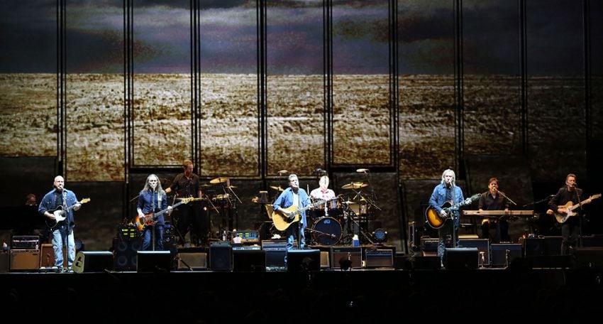 Don Henley & Co. play to sold-out crowd