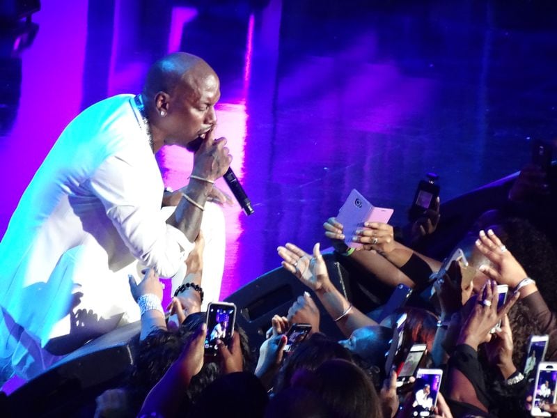 Tyrese encouraged fans to come up close and they obliged. CREDIT: Rodney Ho/ rho@ajc.com