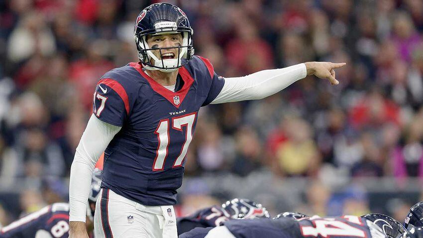 Photos: Salaries of QBs in NFL playoffs