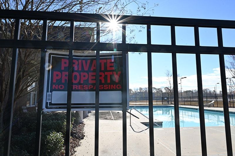 When Parkview Estates residents sued ResiBuilt, they say the real estate company closed the pool and let other amenities deteriorate to strong arm them into dropping their suit. (Hyosub Shin / Hyosub.Shin@ajc.com)