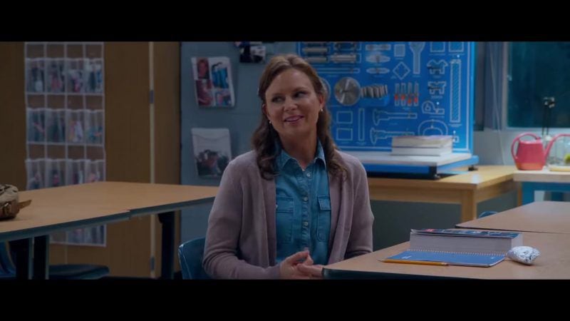 Mary Lynn Rajskub plays a high school drop-out mom who isn't happy at home and tries (but fails miserably) to hide that fact.
