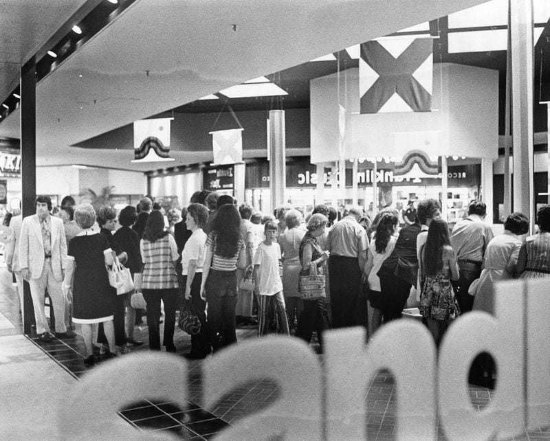 Shoppers during the two-week grand opening period of Perimeter Mall, in DeKalb County, on Aug. 11, 1971.