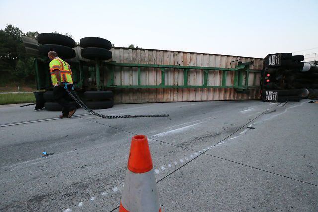Overturned truck blocks I-675 in Clayton County