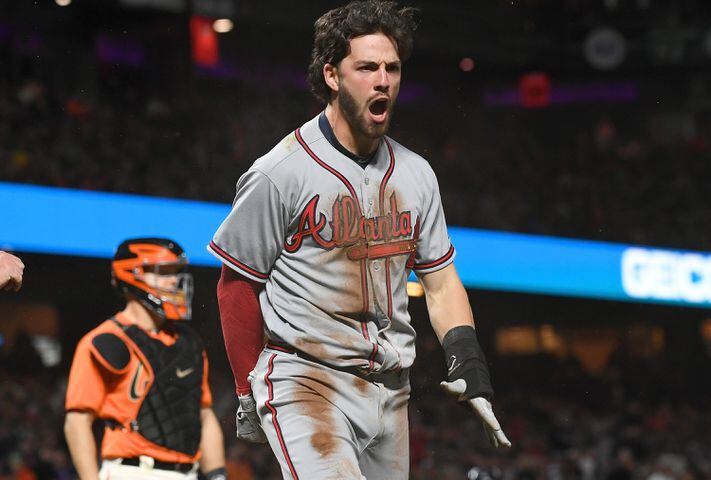 Photos: Braves open series with the Giants