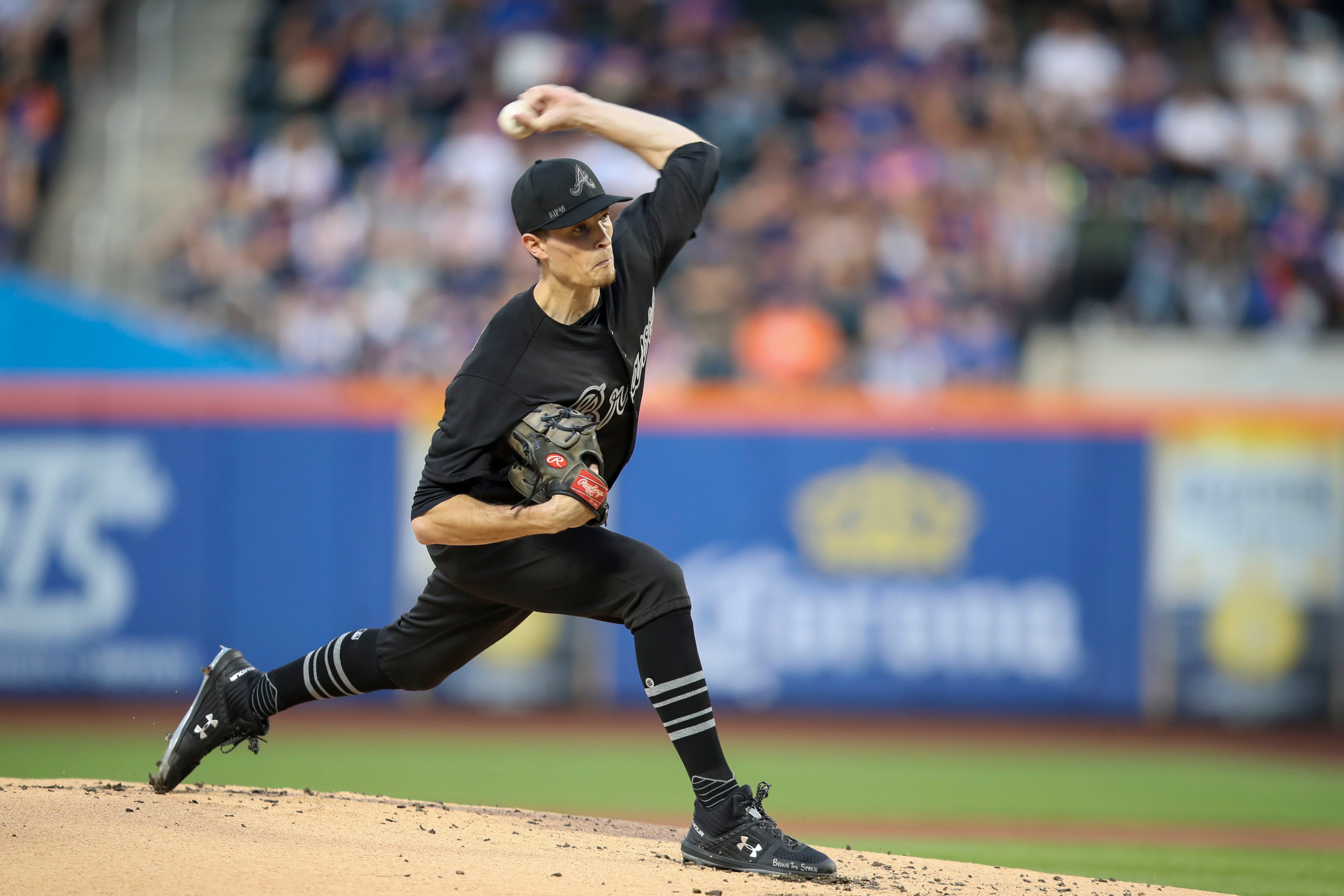 Photos: Braves have back-to-back wins in black uniforms