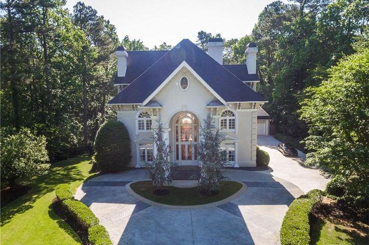 PHOTOS: Alpharetta home at $1.5M is 'Southern charm at its finest'