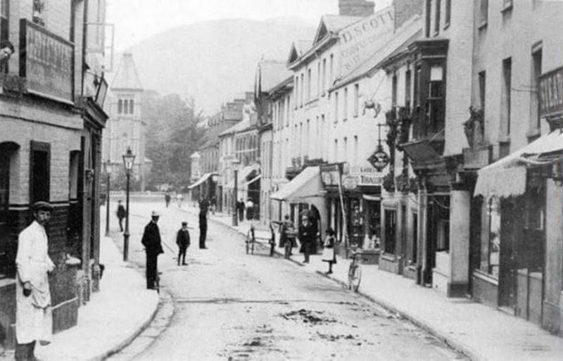 In this view of Frogmore Street from around 1900, the butcher shop building with the bay window can be seen at right. (Courtesy of Abergavenny Then and Now)