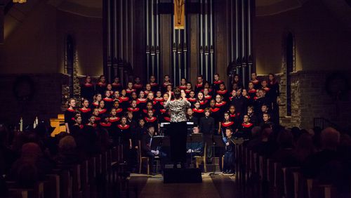 Paige Mathis conducts Atlanta Young Singers. She has served as music director of the organization for almost 20 years. KRISTIN BOYER