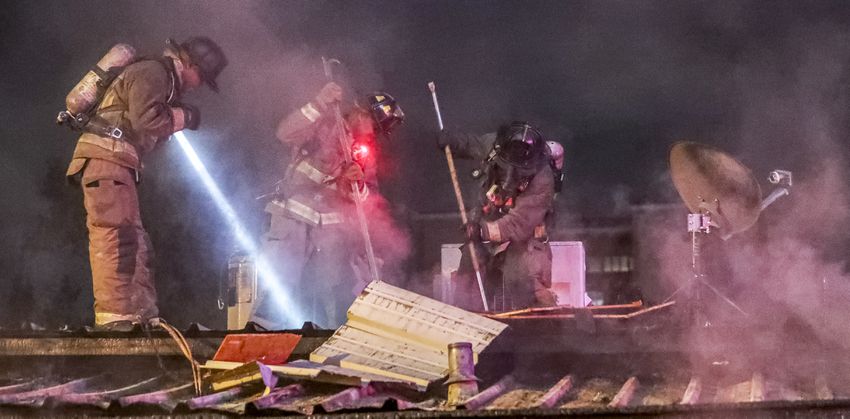Fire broke out at the Buckhead Tin Lizzy’s Cantina on Tuesday morning, Sept. 20, 2022 sending huge flames shooting high above the roofline. (John Spink / John.Spink@ajc.com)

