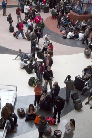 Photos: Power outage paralyzes Atlanta Airport