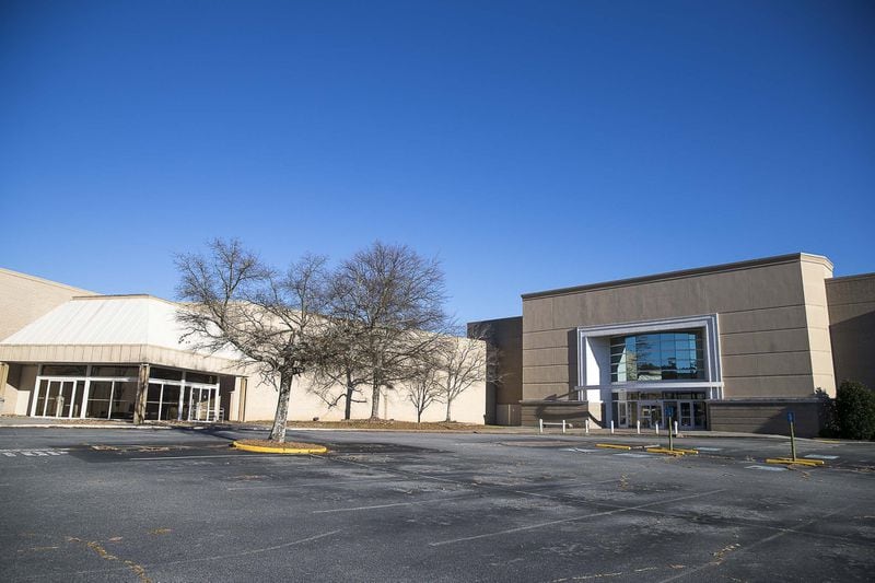 The former entrances to Kohl’s department store (right) and Sears department store (left) are a reminder of the challenges facing Northlake Mall in Tucker and the troubles faced by some other mall owners. (ALYSSA POINTER/ALYSSA.POINTER@AJC.COM)