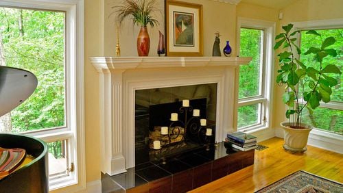 By alternating the décor of your fireplace each season, you will have a unique living space all year long.