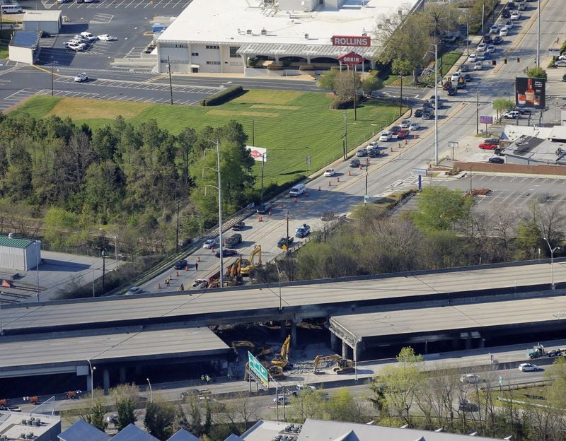 A aerial view of the portion of I-85 that collapsed during a massive fire on March 30, 2017. BOB ANDRES /BANDRES@AJC.COM