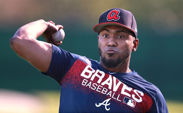 Photos: Pitchers and catchers report to Braves spring training